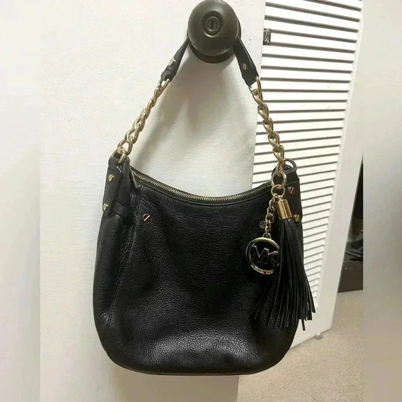 MICHAEL KORS BLACK OVER THE SHOULDER BAG - Picture 1 of 8